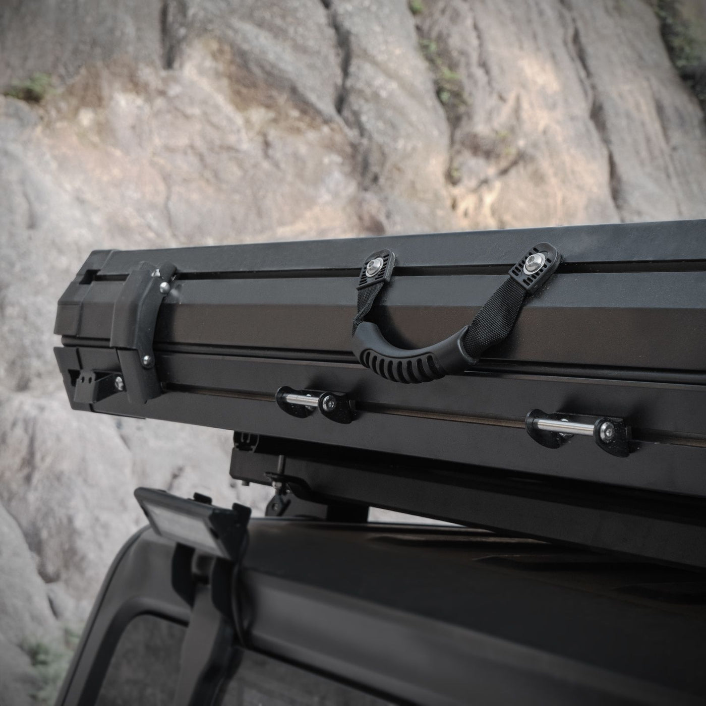 Roof Top Tent Hardshell Rooftop Tent For Van Jeep SUV Truck Car Overland Tent Camping for 2-3 Person( With Ladder)
